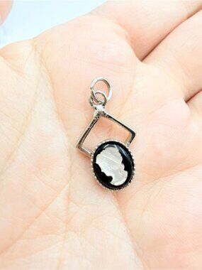 Vintage Mother of Pearl Cameo Pendant Lady Profile Charm